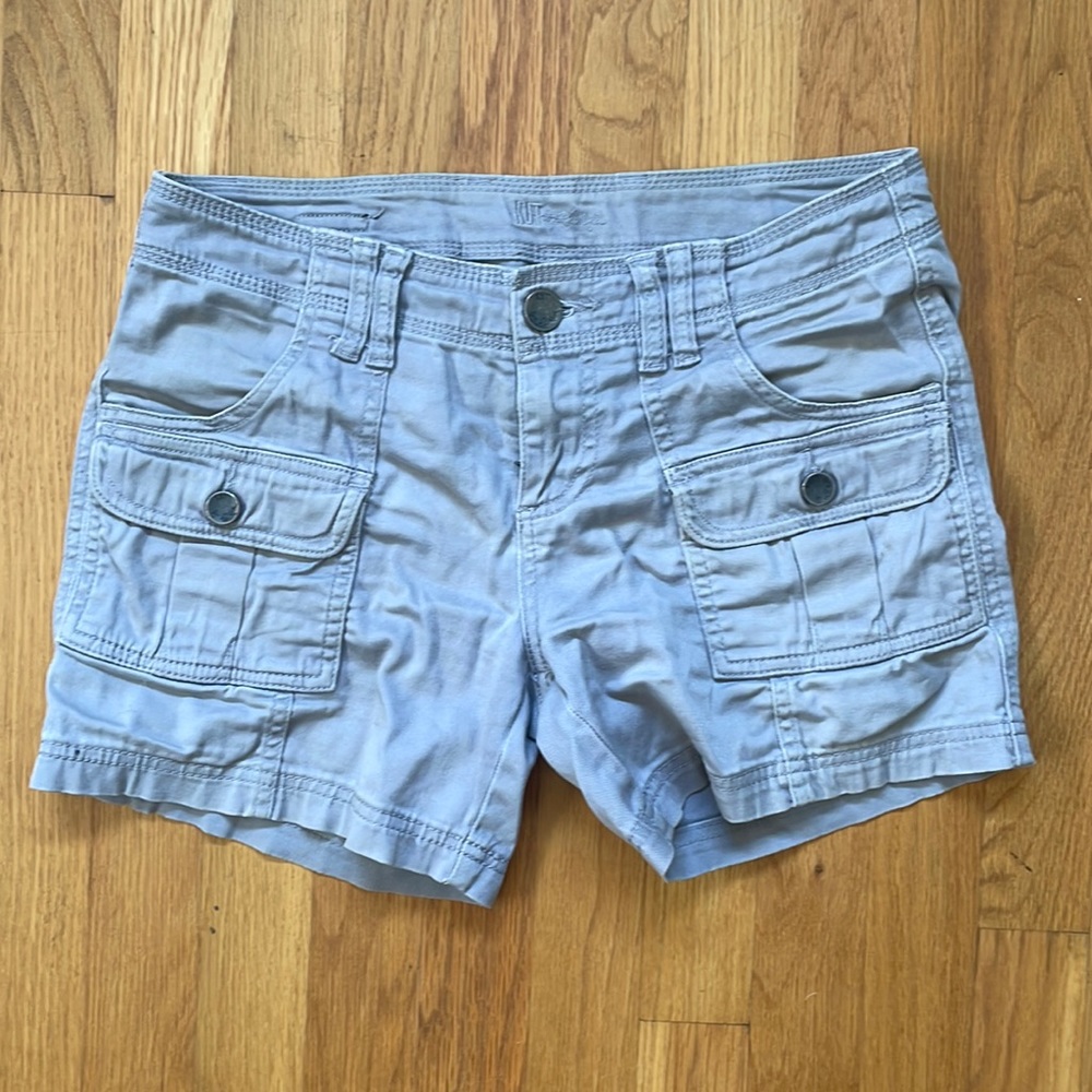 Kut from the Kloth light grey cargo style shorts